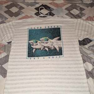 Vintage 1992 P. Smith The Nature Company Shark Feeding Graphic T-Shirt